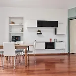 Cenisia & Porta Susa Roomy Flat